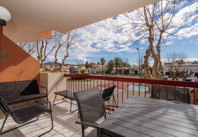 Apartament en Empuriabrava - ILA30 POBLAT TIPIC