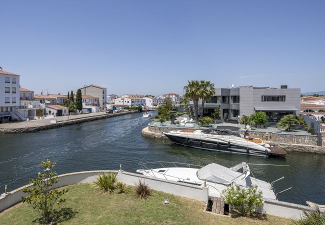 Vil.la en Empuriabrava - LV28 CAP RAS