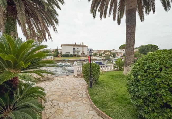 Vil.la en Empuriabrava - LV34 carmenço