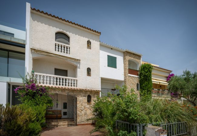 Casa adossada en Empuriabrava - LV12 SALINS