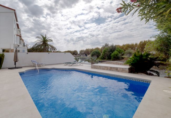 Vil.la en Empuriabrava - LV10 ALBERES