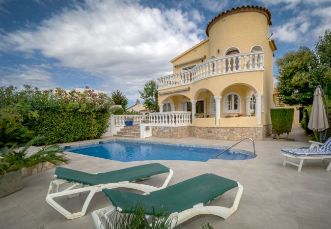 Vil.la en Empuriabrava - LV10 ALBERES