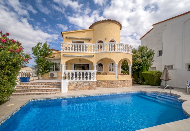 Vil.la en Empuriabrava - LV10 ALBERES