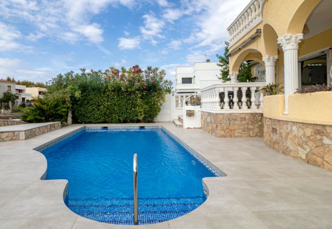 Vil.la en Empuriabrava - LV10 ALBERES
