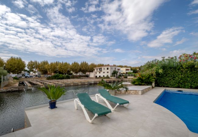 Vil.la en Empuriabrava - LV10 ALBERES