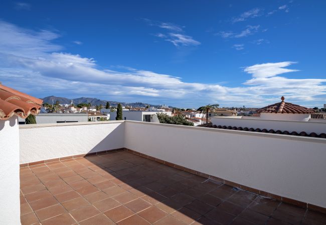 Vil.la en Empuriabrava - LV15 REQUEESENS