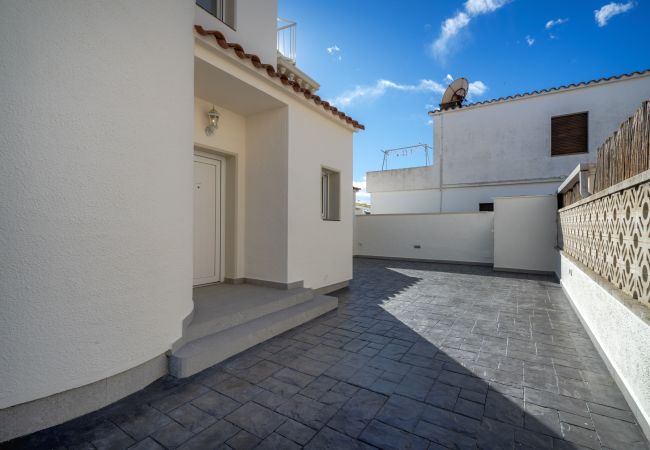 Vil.la en Empuriabrava - LV15 REQUEESENS