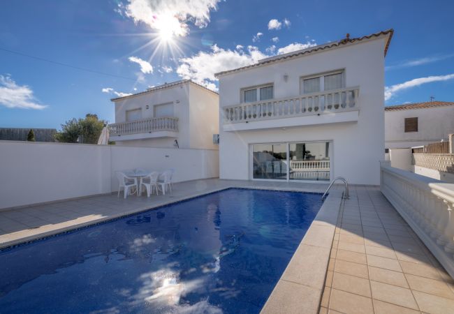 Vil.la en Empuriabrava - LV15 REQUEESENS