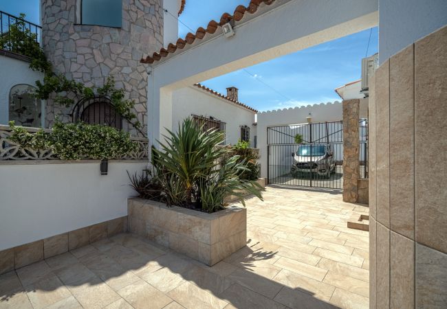 Vil.la en Empuriabrava - LV35 EMPURIES C