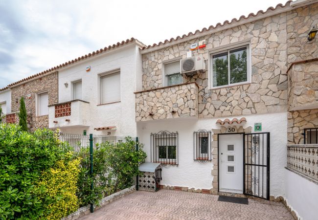 Casa adossada en Empuriabrava - LV41 liobregat