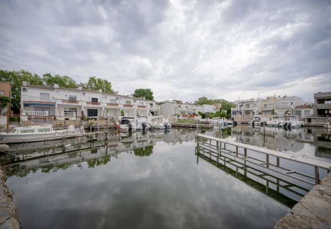 Casa adossada en Empuriabrava - LV41 liobregat