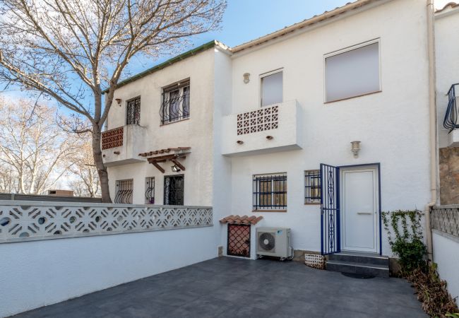 Casa adossada en Empuriabrava - LV21 LIOBREGAT