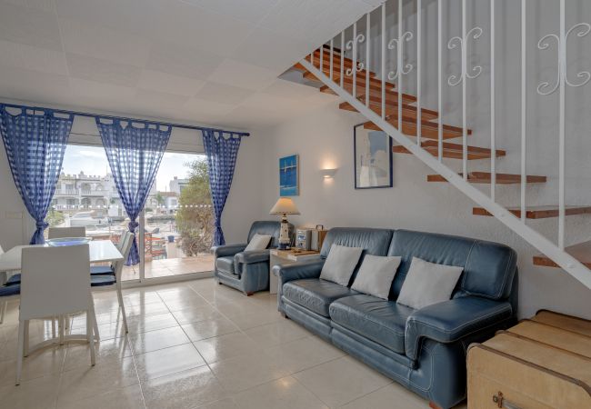 Casa adossada en Empuriabrava - LV21 LIOBREGAT