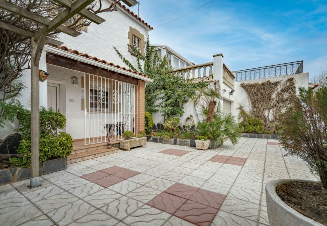 Vil.la en Empuriabrava - LV05 LIOBREGAT