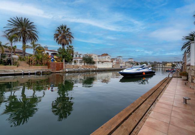 Vil.la en Empuriabrava - LV05 LIOBREGAT