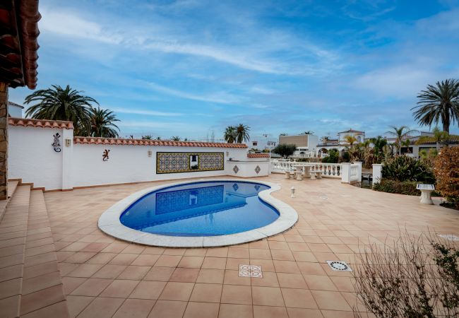 Vil.la en Empuriabrava - LV05 LIOBREGAT