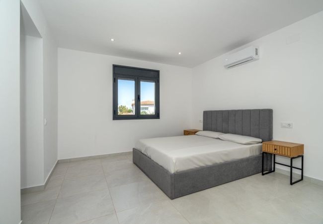 Vil.la en Empuriabrava - LV42 CARMENCO 67