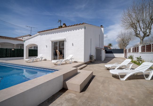 Casa en Empuriabrava - ILV01 MONGRI