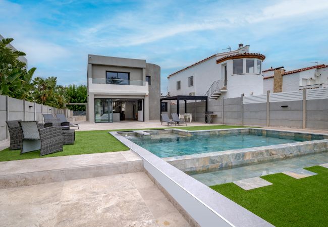 Vil.la en Empuriabrava - LV21 CAP RAS