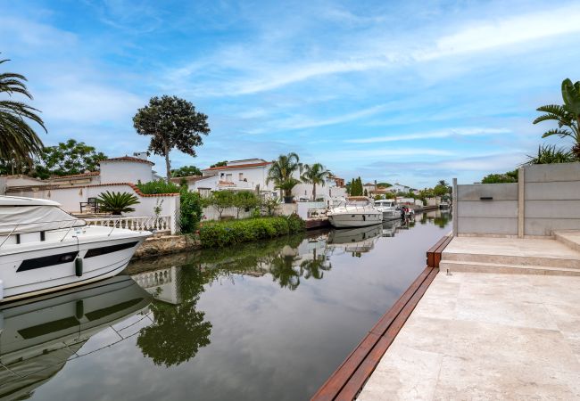 Vil.la en Empuriabrava - LV21 CAP RAS
