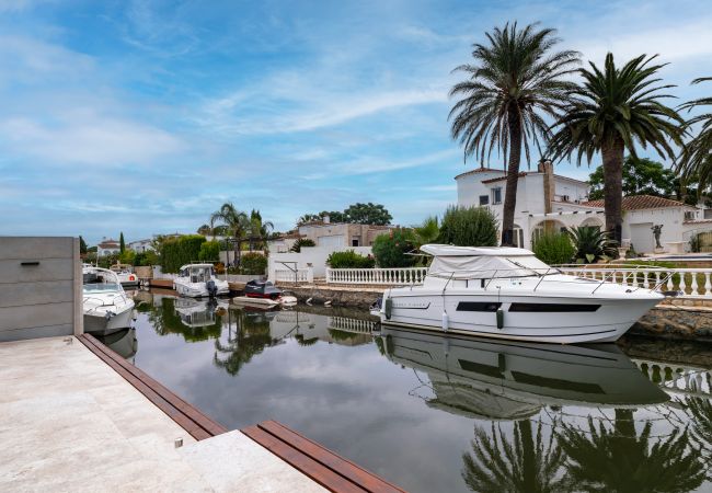 Vil.la en Empuriabrava - LV21 CAP RAS